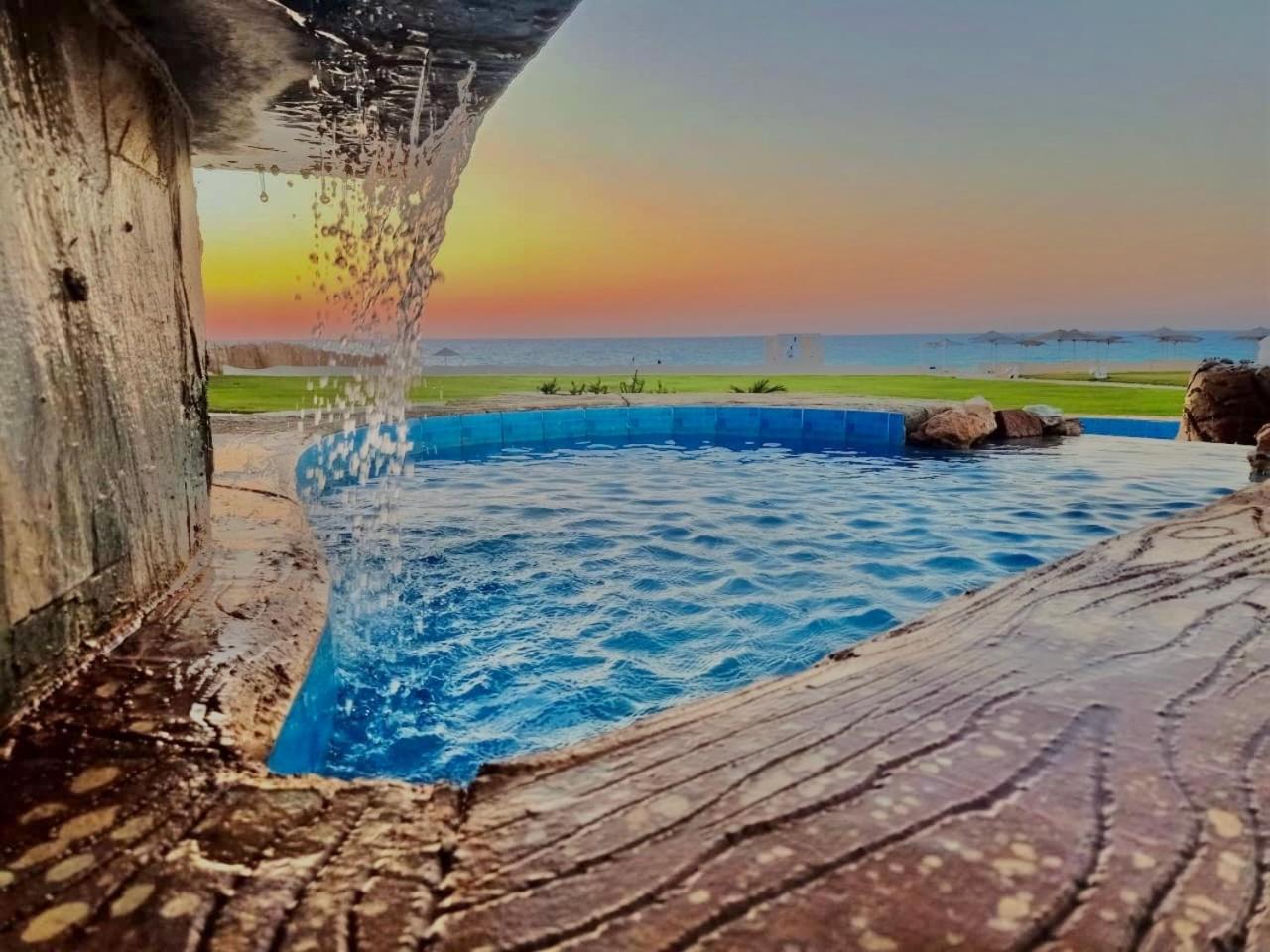 Borg El Arab Beach Resort Luaran gambar Sunset at the beach